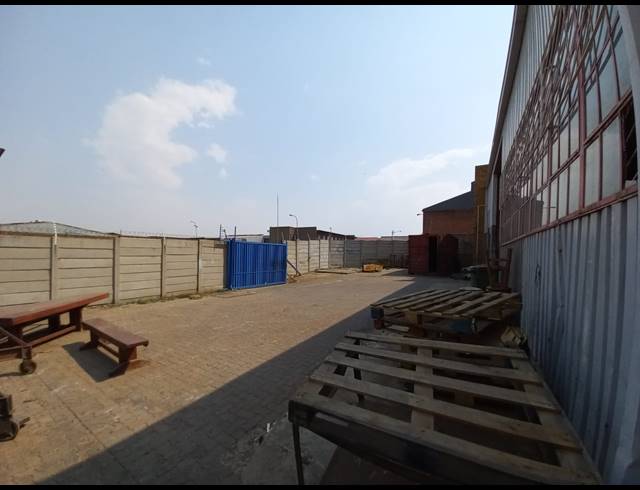 440M² MINI FACTORY TO LET IN KNIGHTS